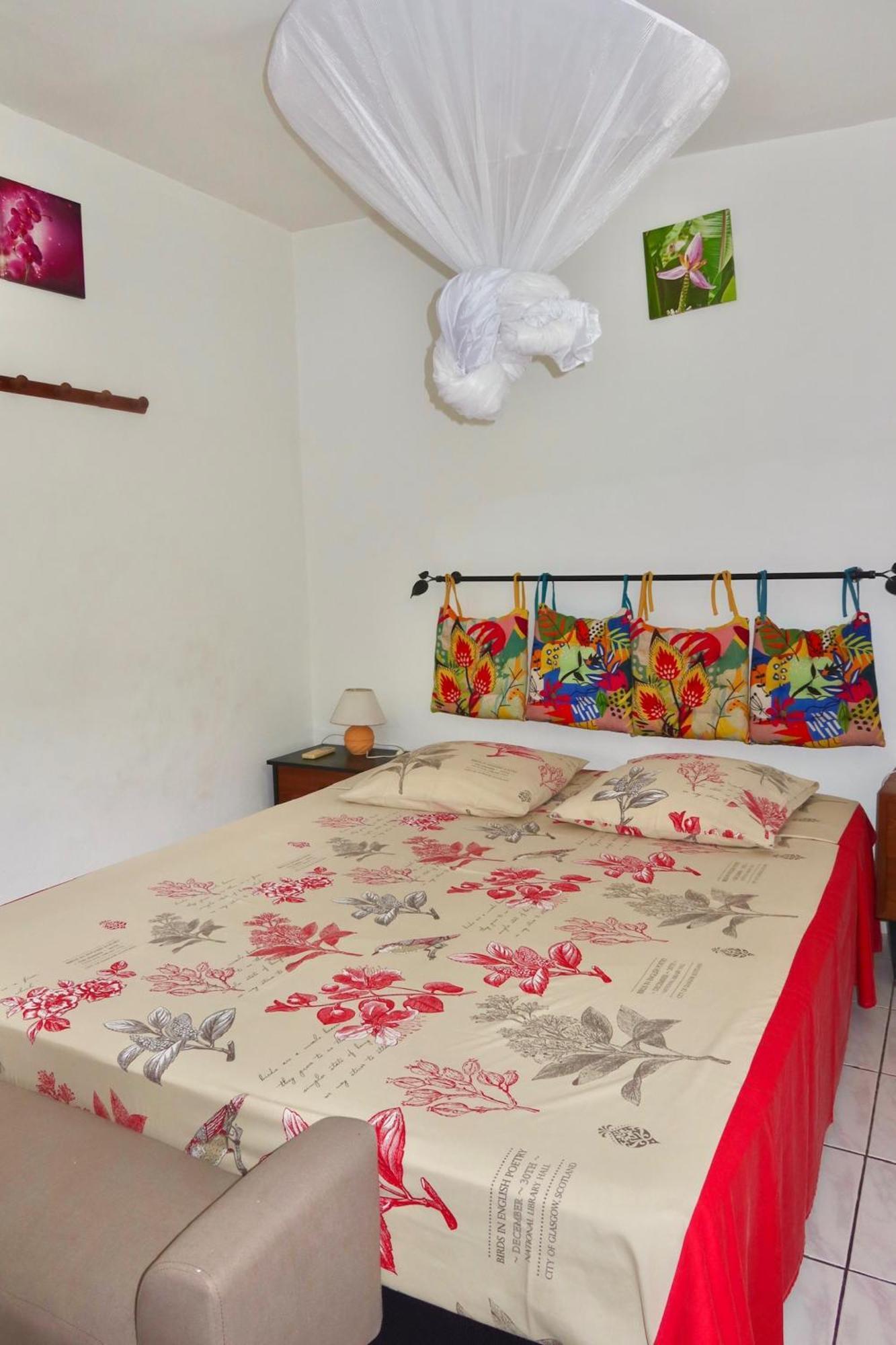 Logement Entier Au Soleil Couchant デエエ エクステリア 写真